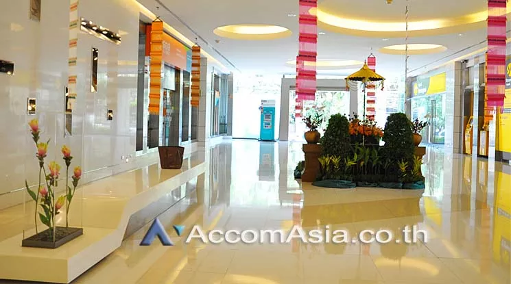 5  Office Space For Rent in Silom ,Bangkok BTS Sala Daeng at Q House Convent AA14730